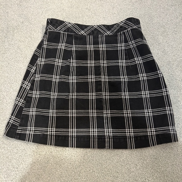 Divided H&M Mini Skirt Size 4 Black and White Plaid - Picture 4 of 6